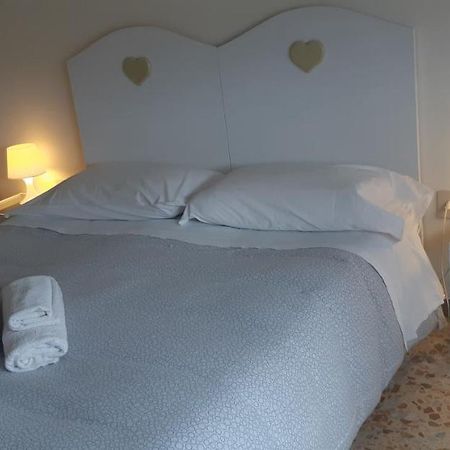 Certe Notti Bed & Breakfast ปิซา ภายนอก รูปภาพ